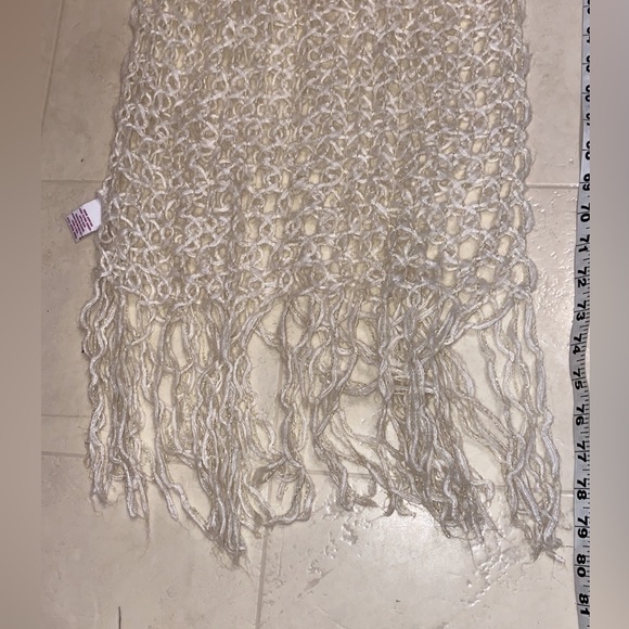 Candies Winter White loose Knit Scarf w/ golden LUREX Sparkle! STUNNING! Long OS - Picture 10 of 17